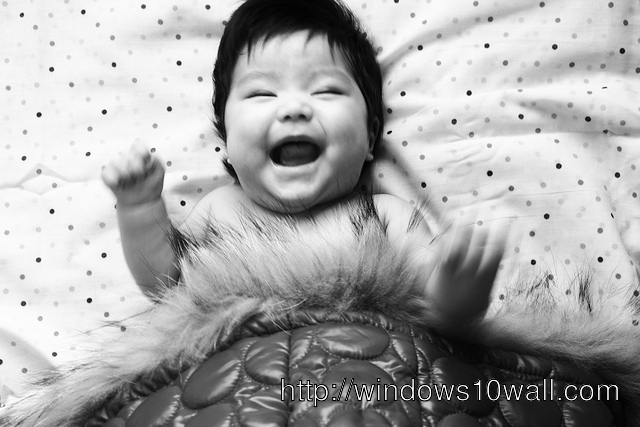 Baby Laughing Out loud Wallpaper