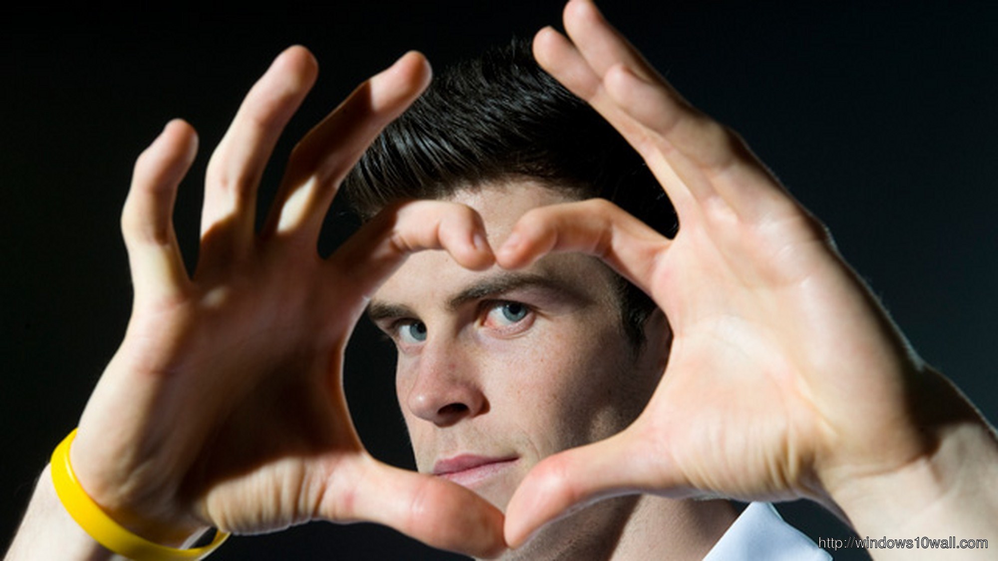 Gareth Bale Making Heart Shape with Hands Wallpaper