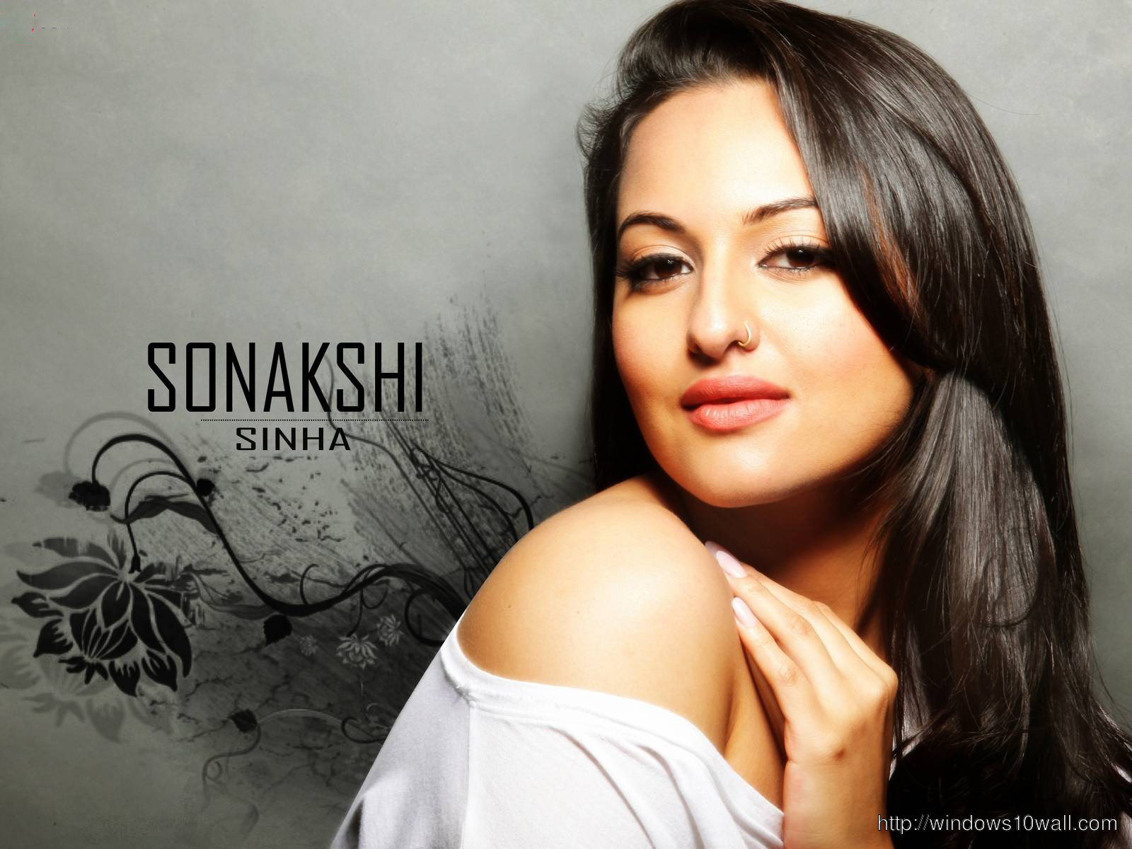 Beautiful Actress Sonakshi Sinha Wallpaper