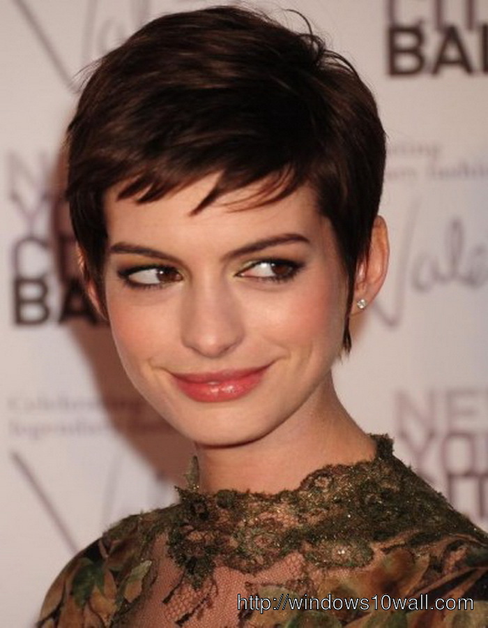 Cropped Short Brown Hairstyle Ideas For Women