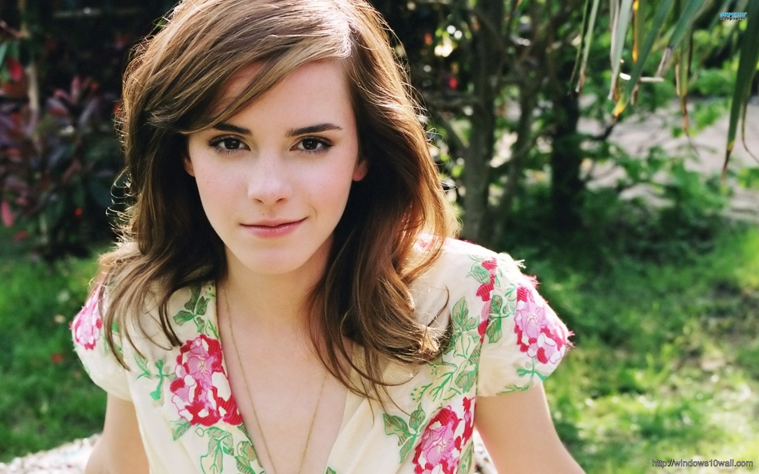 Emma Watson Smile Wallpaper
