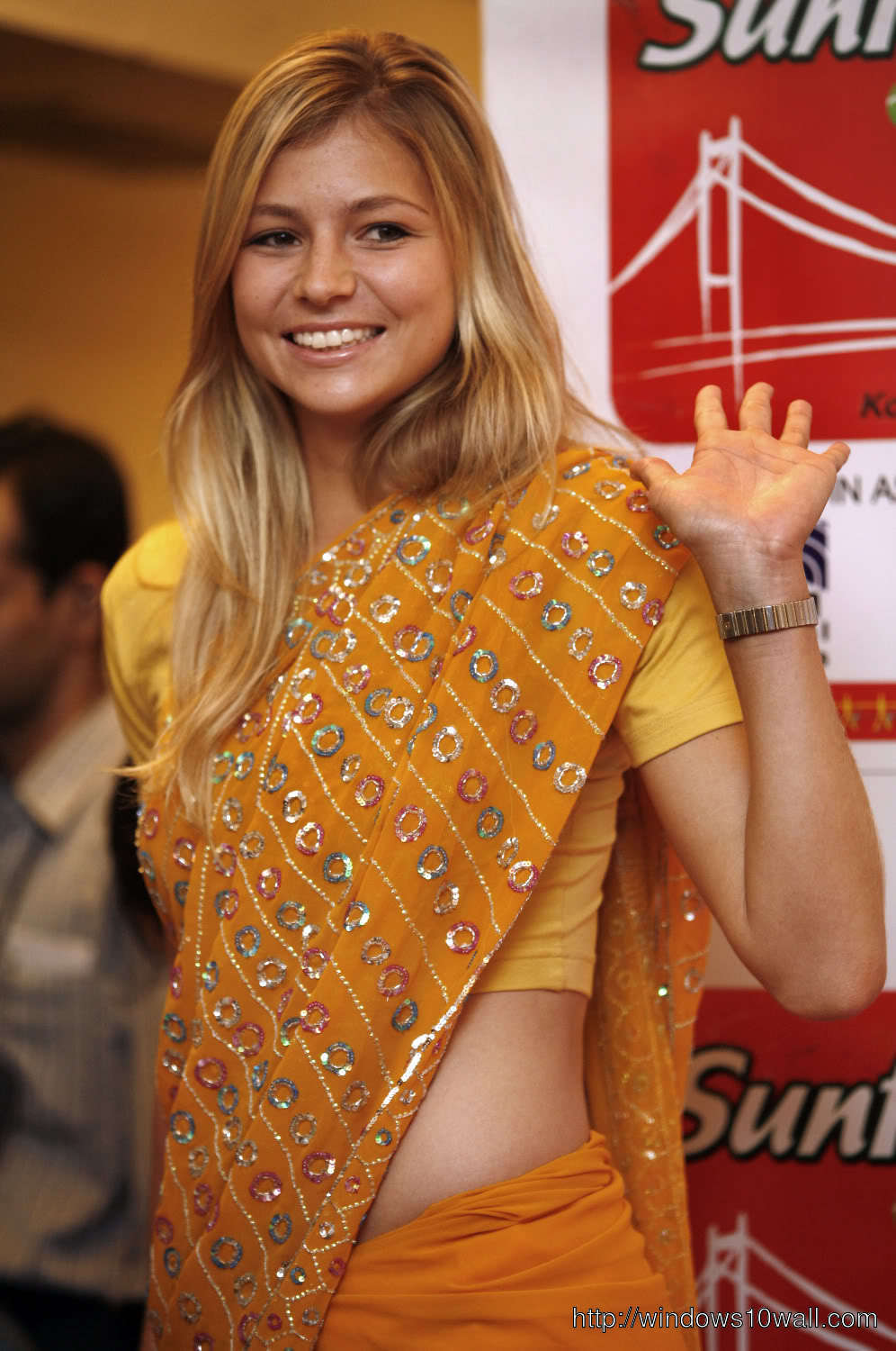 Maria Kirilenko Looks Stunning in Saree