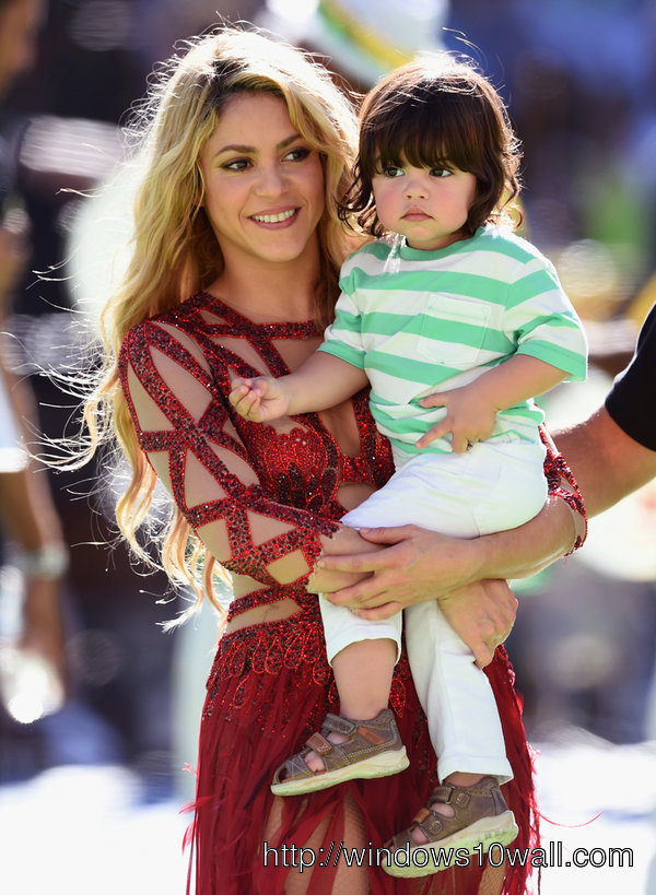 Shakira at World Cup closing ceremony Mobile Picture