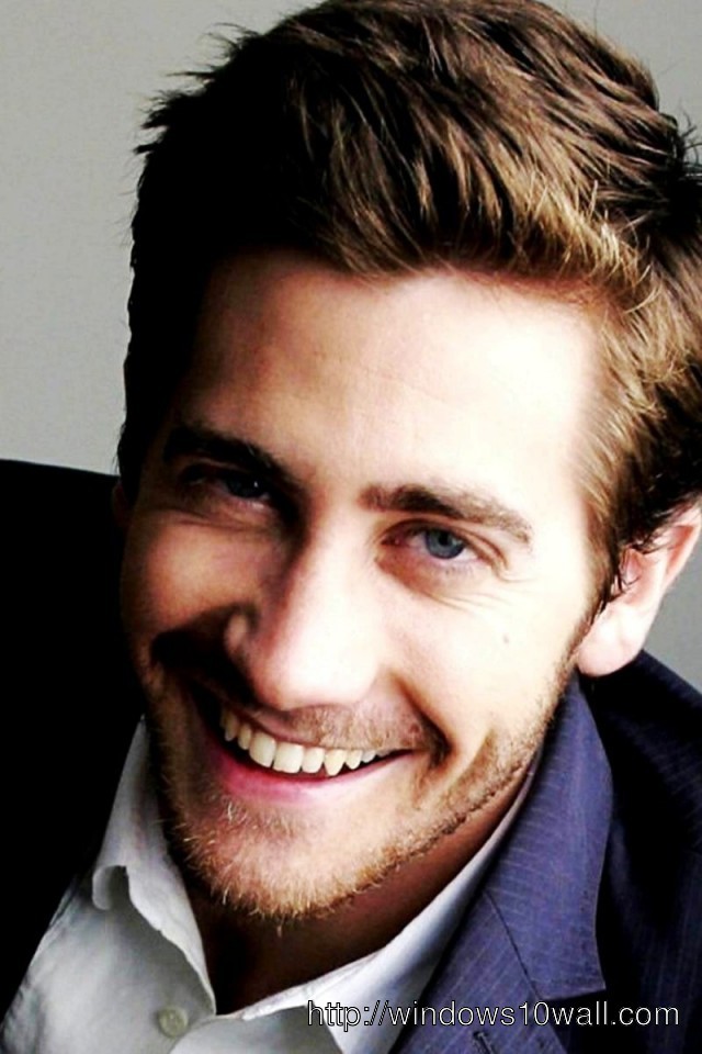 Jake Gyllenhaal Smile Background Wallpaper