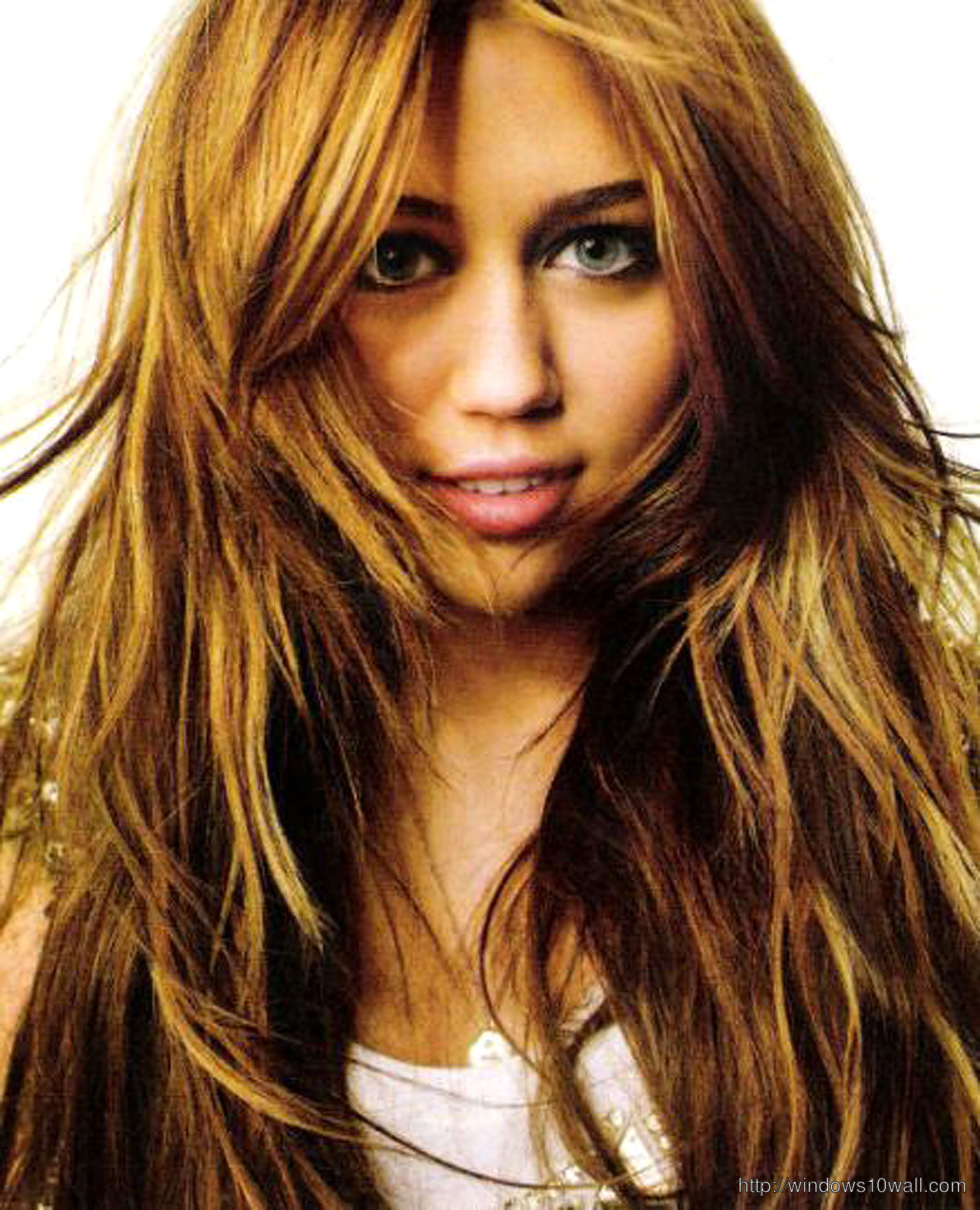 Miley Cyrus in Blue Sexy Eyes