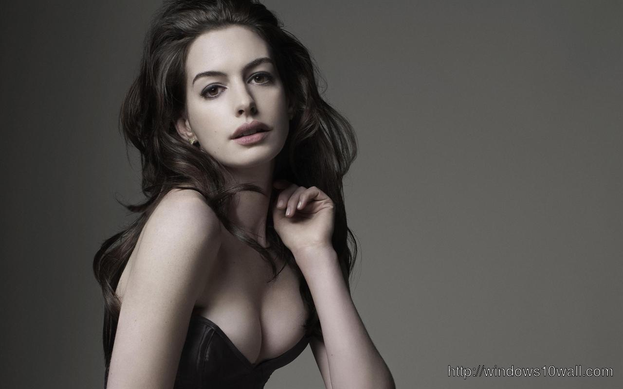 Hot Actress Anne Hathaway Background Wallpaper
