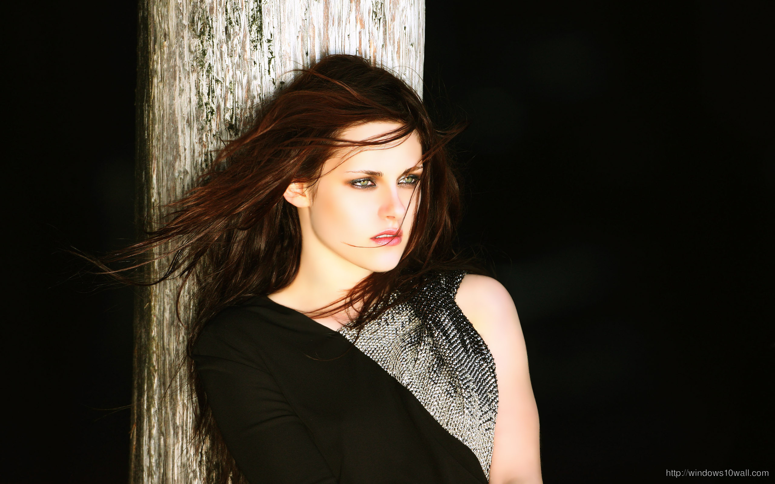 Movie Star Kristen Stewart in Black Background Wallpaper