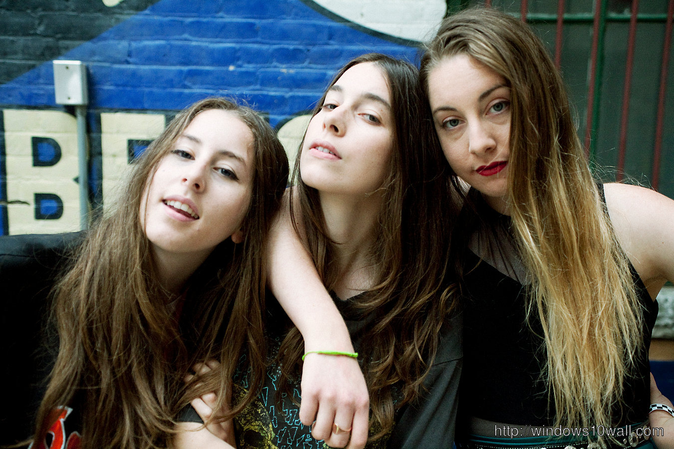 Haim Music Band Group Picture
