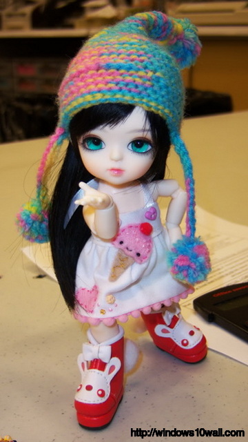 Latest Cute Doll for Mobile n iPhone