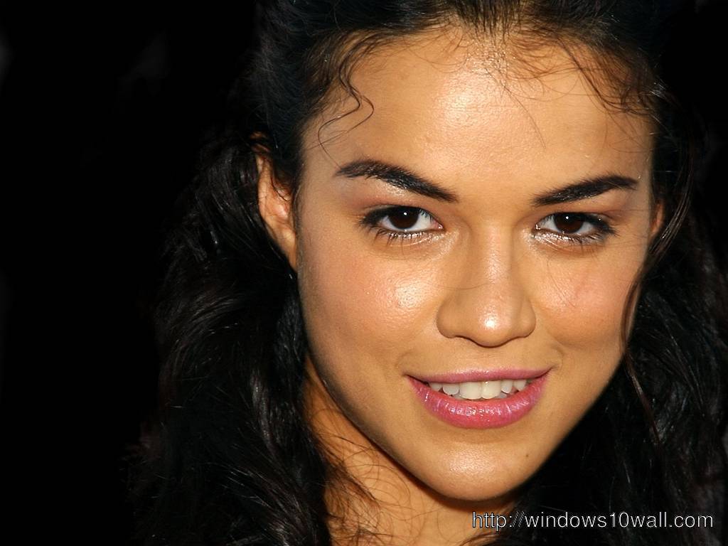 Michelle Rodriguez Spotted Kissing in Italy